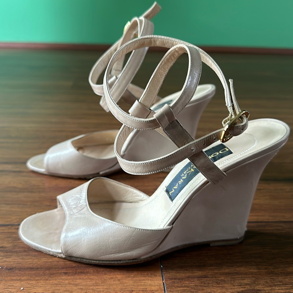 👠👠Donna Karan Open Toe Wedges👠👠